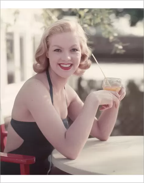 Pin-Up with Drink