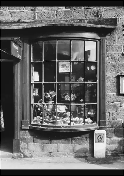 Bow-Fronted Shop Window