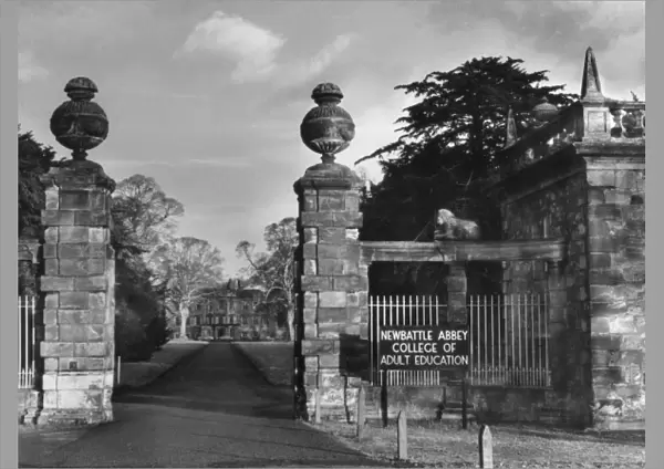 Newbattle Abbey Gateway