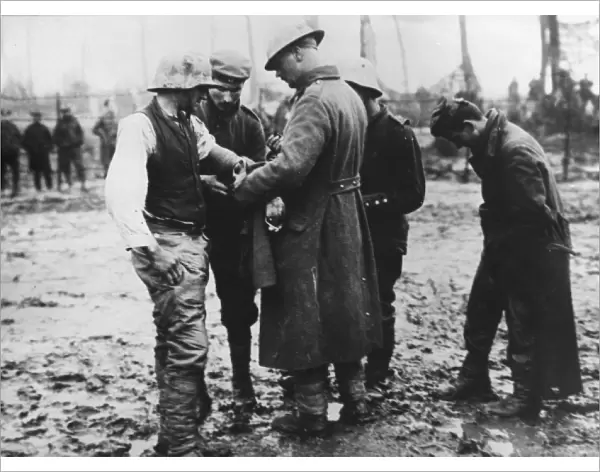 Attending to wounded German prisoner, WW1