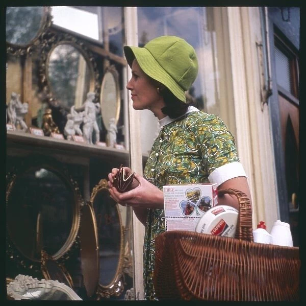 Lady Shopper 1970