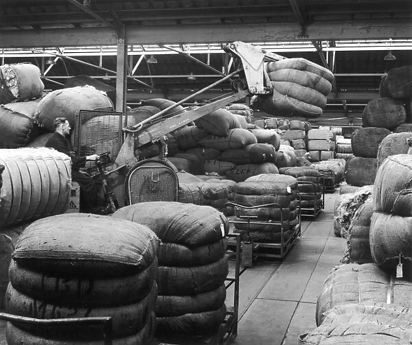 Moving large sacks in a warehouse