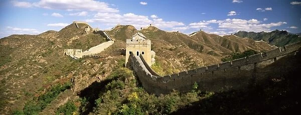 Elevated panoramic view of the Jinshanling section of the Great Wall of China