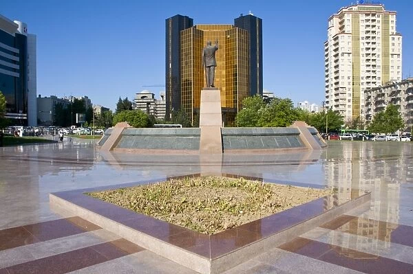Statue of President Alijev in the center of Baku, Azerbaijan, Central Asia, Asia
