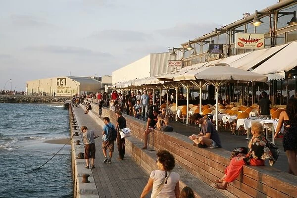 Tel Avivs New Port filled with many bars, cafes, restaurant and boutiques, Tel Aviv, Israel, Middle East
