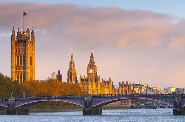 UK, England, London, Houses of Parliament, Big Ben and Lambeth Bridge