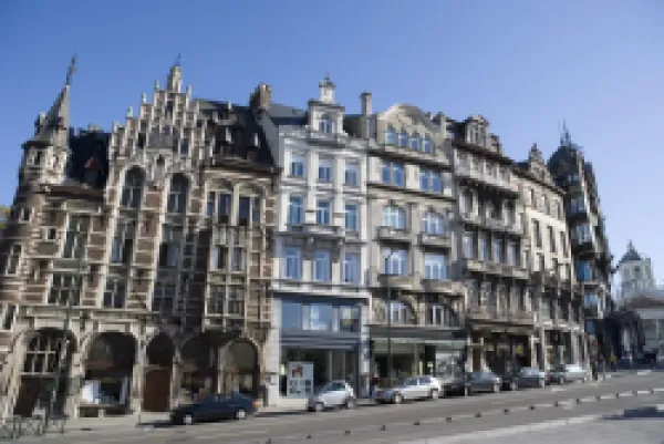 Buy Facades, rue Montagne de la Cour