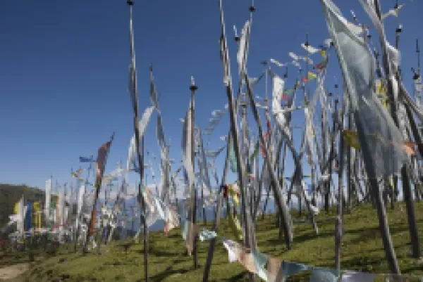 Buy Buddhist prayer flags on Cheli La Pass