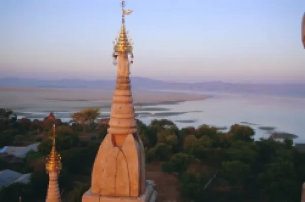 Buy Lawkahtipan and Irrawaddy River