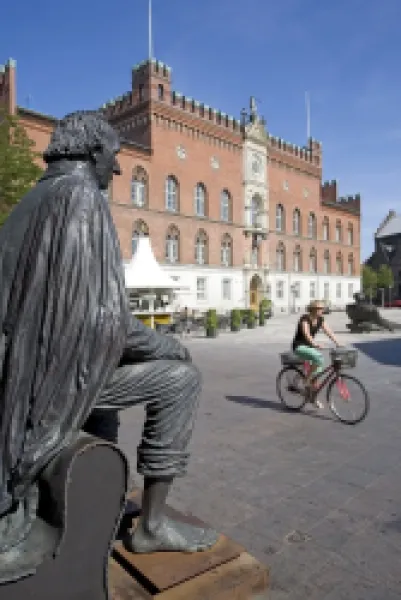 Buy Roedhus, Hans Christian Andersen statue
