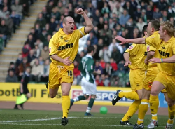 Charlie Oatway celebrates his goal against Plymouth Argyle (2004/05)
