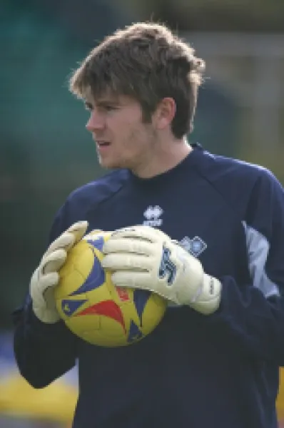 Scott Flinders warms up