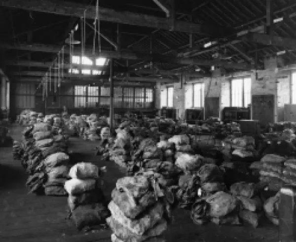 R Shop stores, 1955