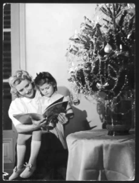 Buy READING UNDER C'MAS TREE