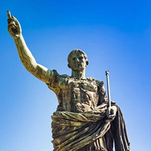 Statue of Emperor Trajan, Via dei Fori Imperiali, UNESCO World Heritage Site, Rome