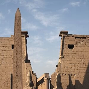 Tourists gather at Luxor Temple, Luxor, Thebes, UNESCO World Heritage Site