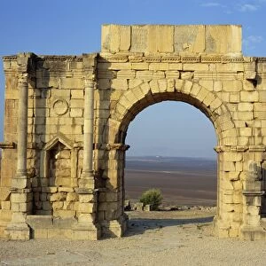 Triumphal Arch, Volubilis, UNESCO World Heritage Site, Morocco, North Africa, Africa