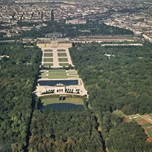 Austria, Aerial view of Schonbrunn Palace in outskirts of Vienna
