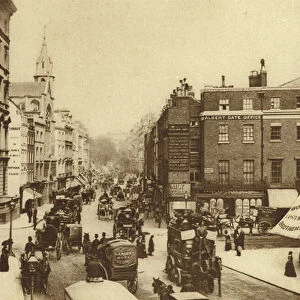 Knightsbridge in the 1890s (b / w photo)