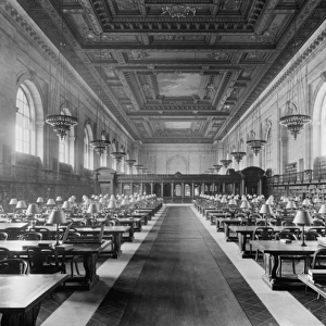 Main reading room, the New York Public Library, c. 1910-20 (b / w photo)