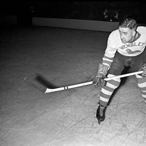 Ice Hockey at Earls Court Fred Derny. September 1952 C4789