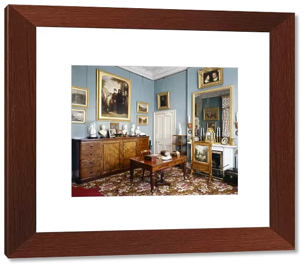 Prince Consorts Dressing & Writing Room, Osborne House J070020