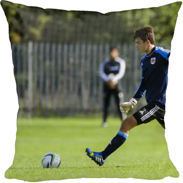 Max O'Leary in Action: Bristol City U18s vs Brighton & Hove Albion U18s Football Training Session