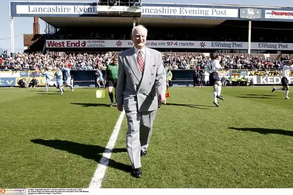 Preston North End vs Coventry City: Tom Finney's 75th Birthday Tribute Match in Nationwide Division 1, 6 / 4 / 02