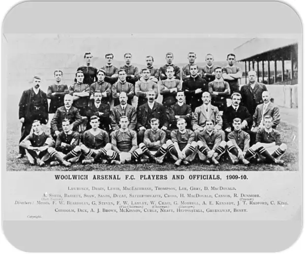Woolwich Arsenal FC team and officials 1909-1910