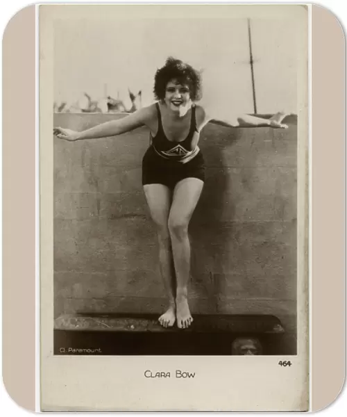 Clara Bow (1905 - 1965), American actress