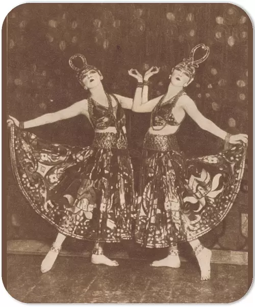 The Dolly Sisters in Oh Les Belles Filles, Paris, 1923