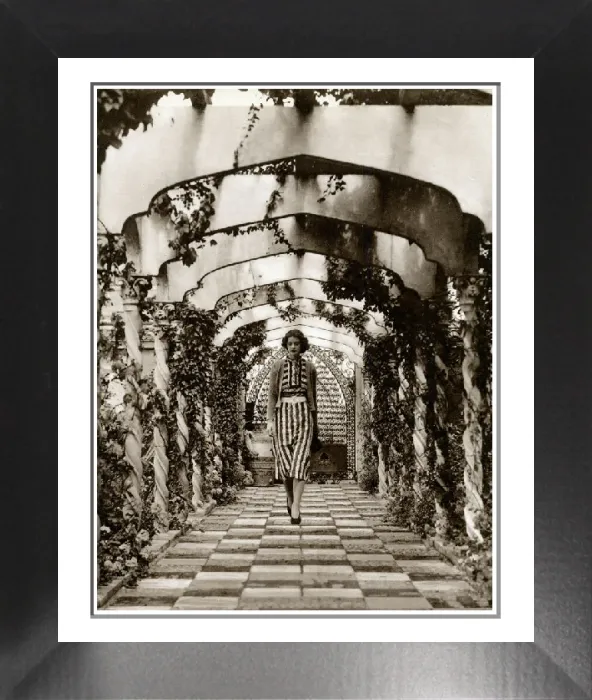 Framed Print : Roof Garden of Derry and Toms, Kensington Print 1938 Framed Print : Roof Garden of Derry and Toms, Kensington Print 1938