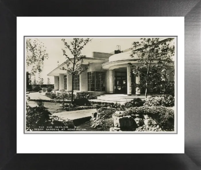 Framed Print : Circa 1938 Print of Derry & Toms Rooftop Gardens, Kensington