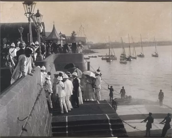 British colonials arrive at Bombay docks, India