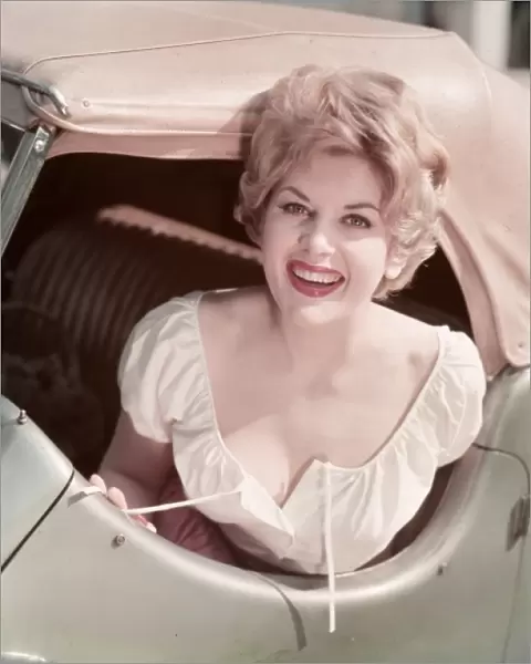 Pin-Up in Sports Car