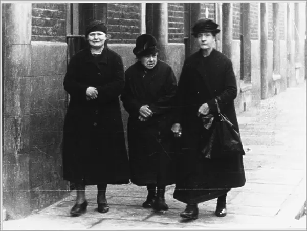 3 Elderly Women  /  1930S