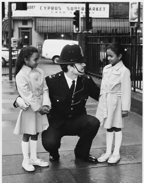 Police Officer  /  Children