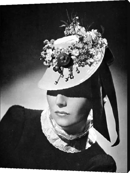 Womens Wartime Fashion, 1940