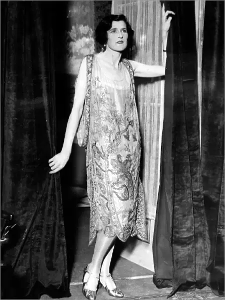 Zena Dare, 1925