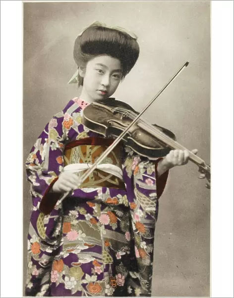 Japanese girl playing violin