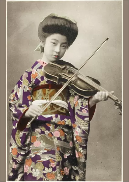 Japanese girl playing violin