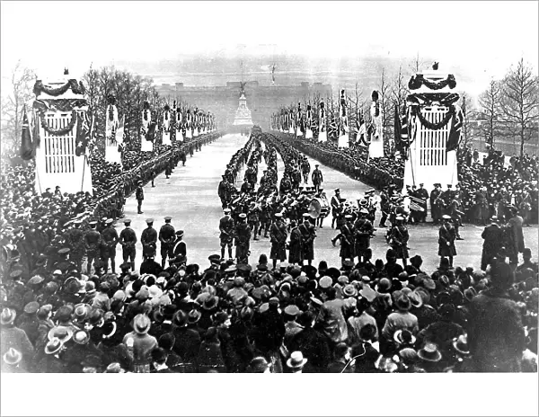 The Procession of the Guards up the Mall, 1919