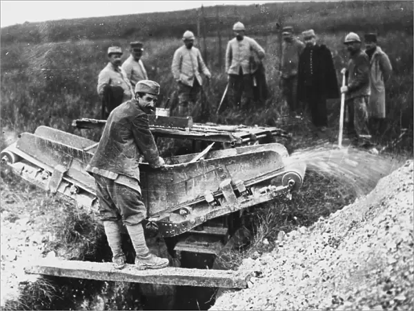 Trench digging 1916