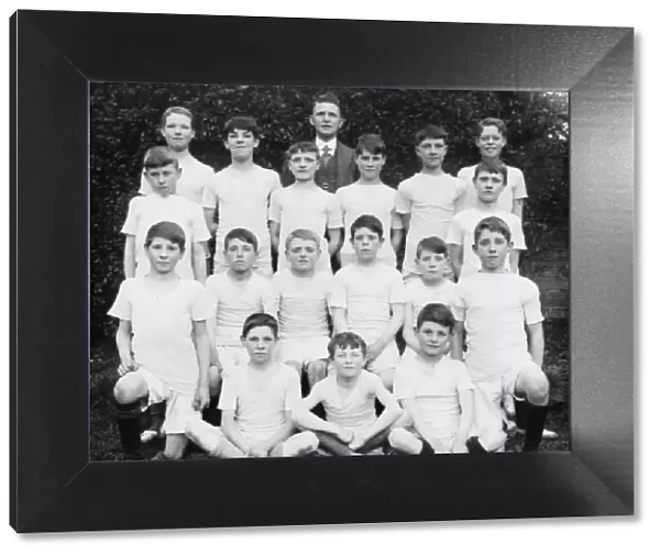 Maze Hill Boys Club gym class group photograph 1922