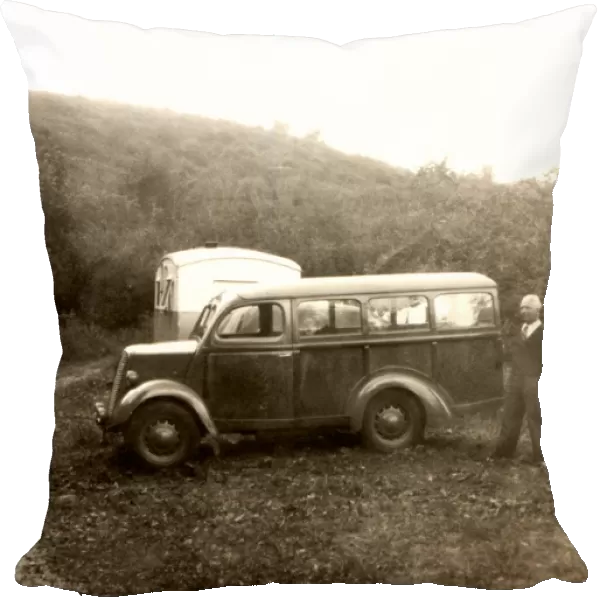 Mini-van and caravan, 1930s