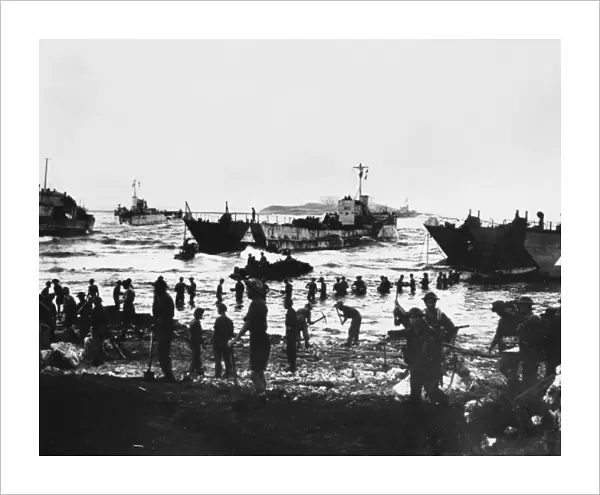 WW2 - British troops landing on Sicily