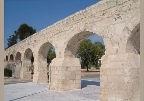 Wignacout Aqueduct, Malta