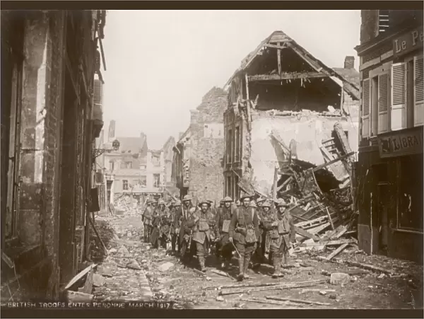 British troops enter Pronne-en-Mlantois
