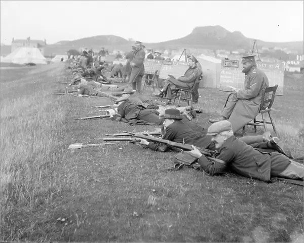 Soldiers doing target practice on a shooting range
