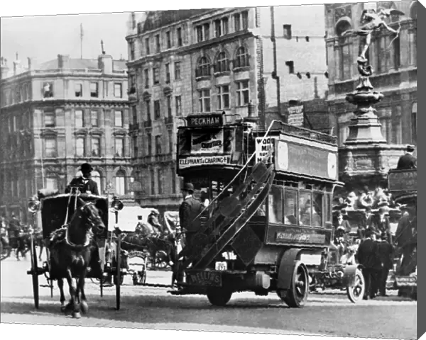 Piccadilly Circus 1907